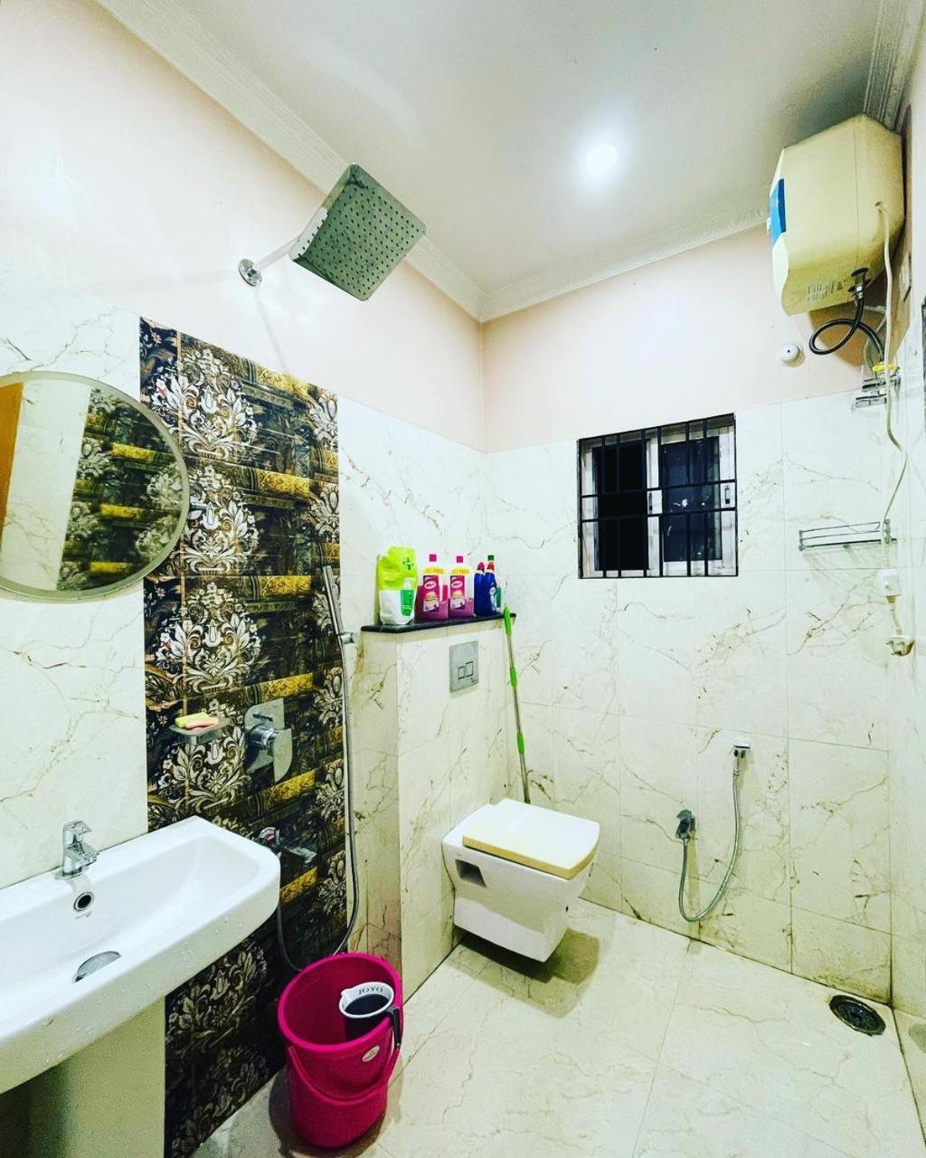 The Q3 Inn Guwahati Eksteriør bilde
