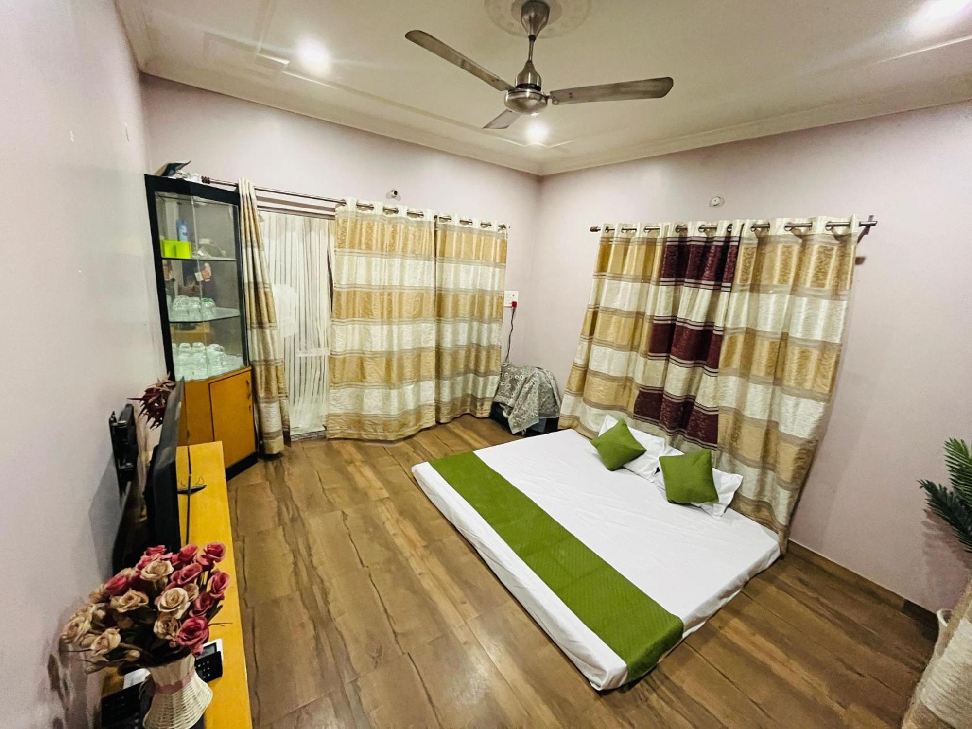 The Q3 Inn Guwahati Eksteriør bilde